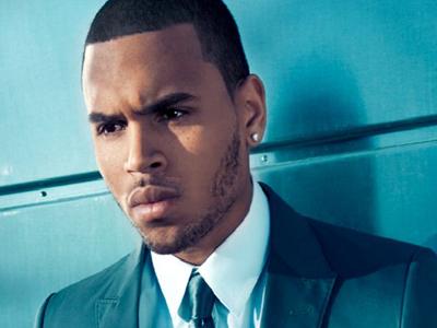 Chris Brown Membawa 'Fortune' ke Posisi Satu Chart Amerika